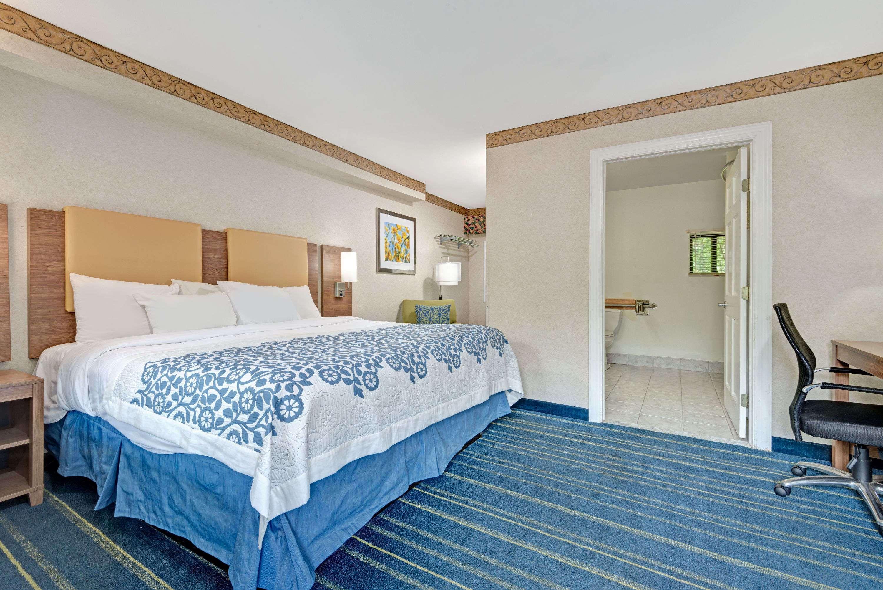 Days Inn By Wyndham Ridgefield Luaran gambar